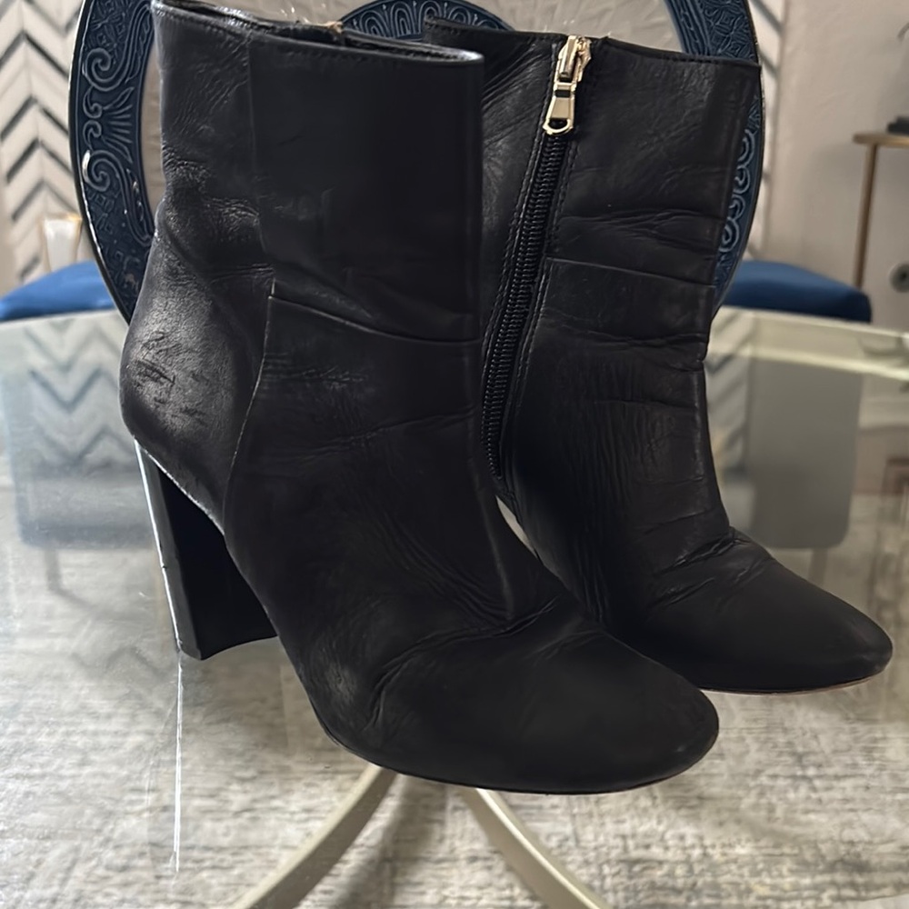 Elegant Ann Taylor Black Ankle Boots | Size 5 | Black